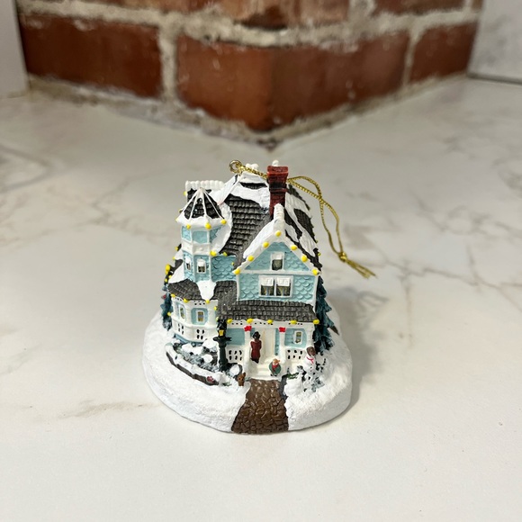 Thomas Kinkade Winter Memories Illuminated Ornament Victorian Christmas II 2000 - Picture 1 of 6